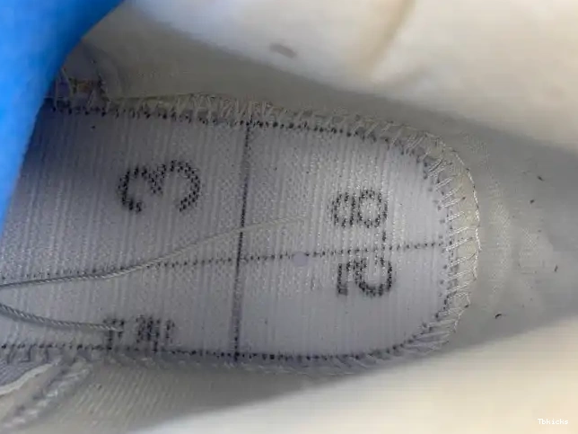 Reps TBK AO2571-100 x 'White' Jordan 4 Levi's Air 0417